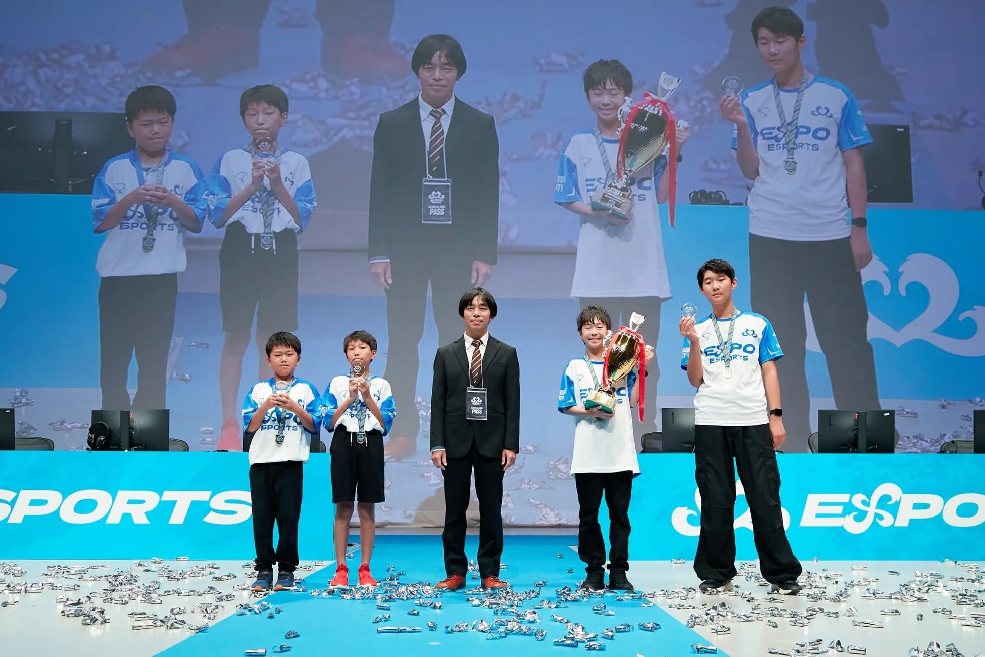 泉佐野市eスポーツ強化指定選手 集合写真