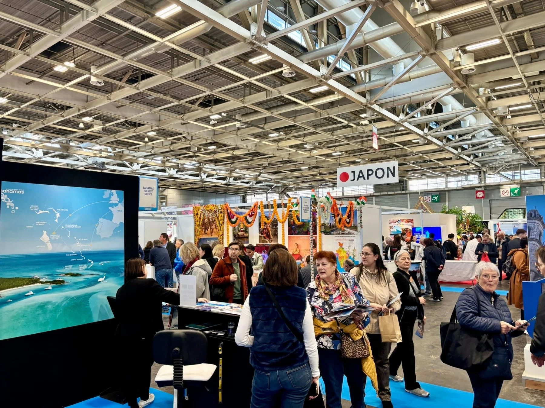 国際旅行展示会の会場風景