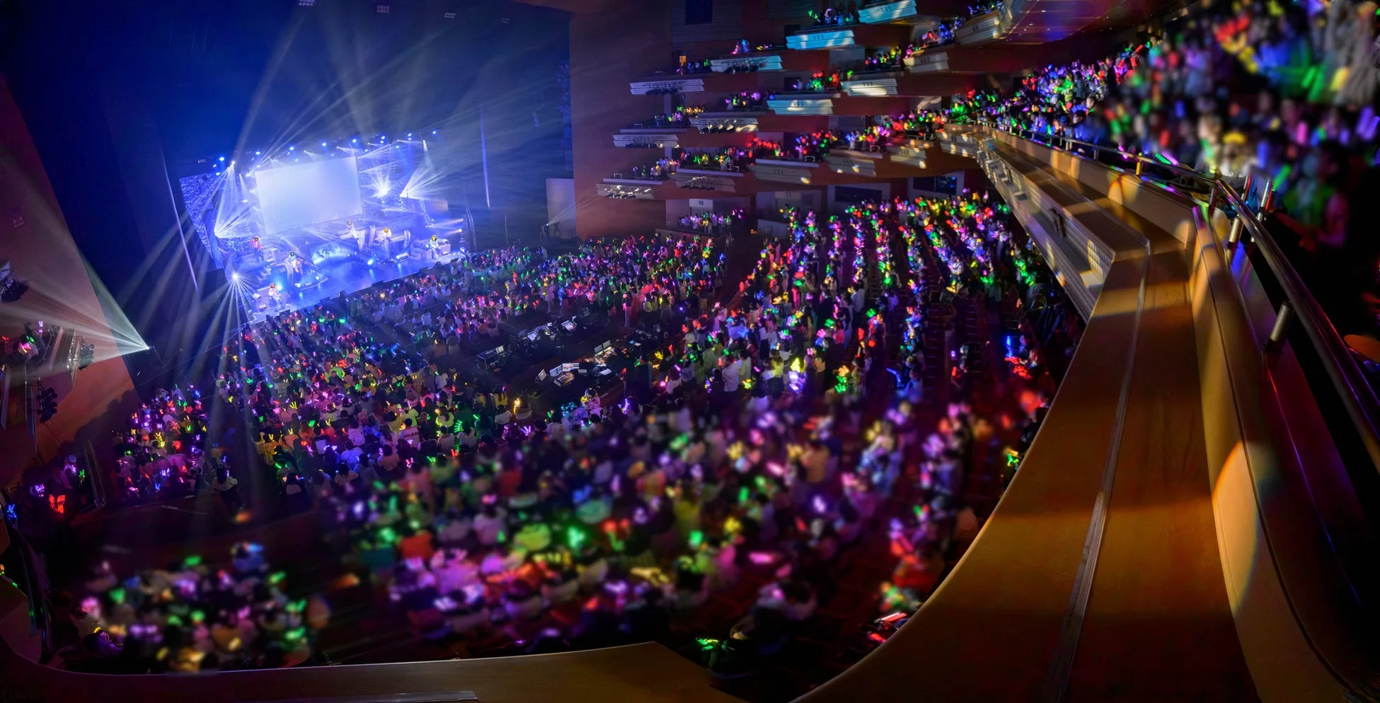 AMPTAKxCOLORS ライブ写真