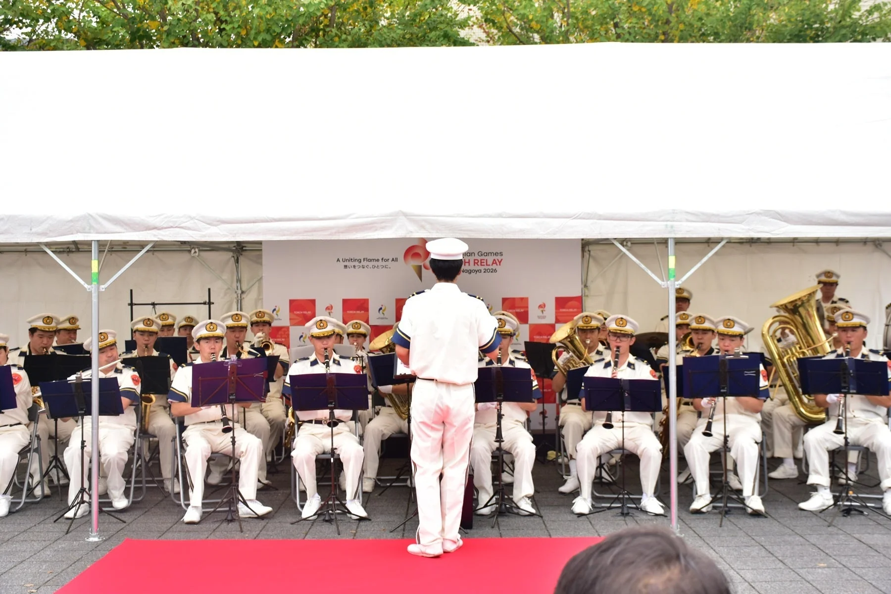 スタートセレブレーションで演奏する豊橋市消防音楽隊