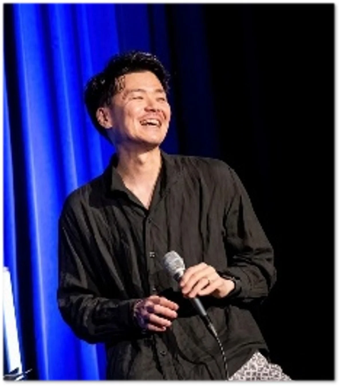 園田雄也氏の歌唱風景