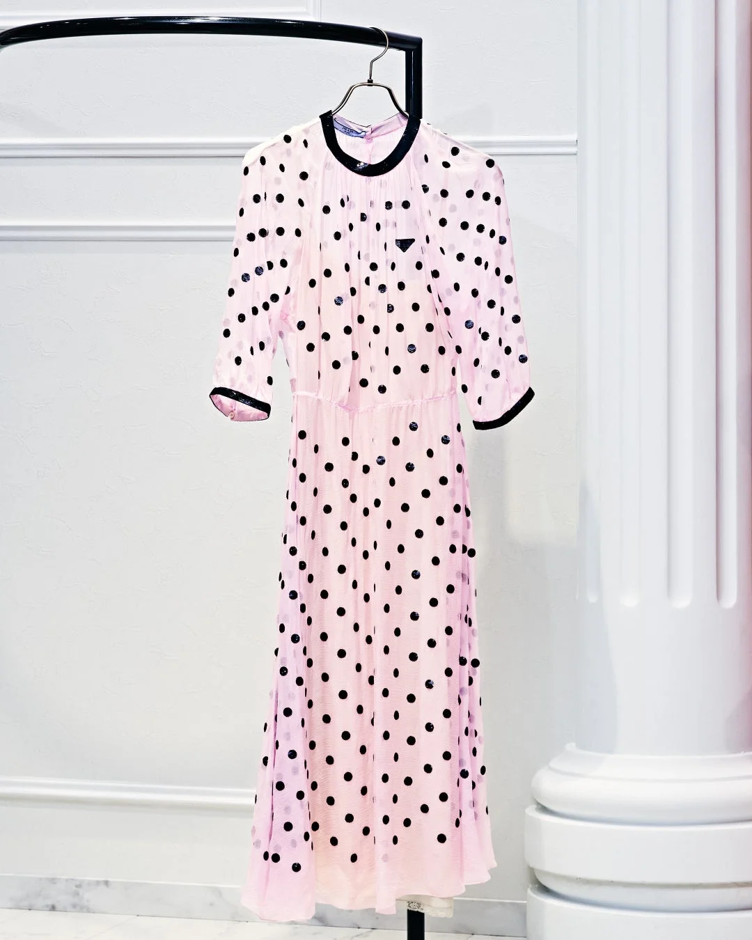 PRADAのピンク水玉ロングワンピース