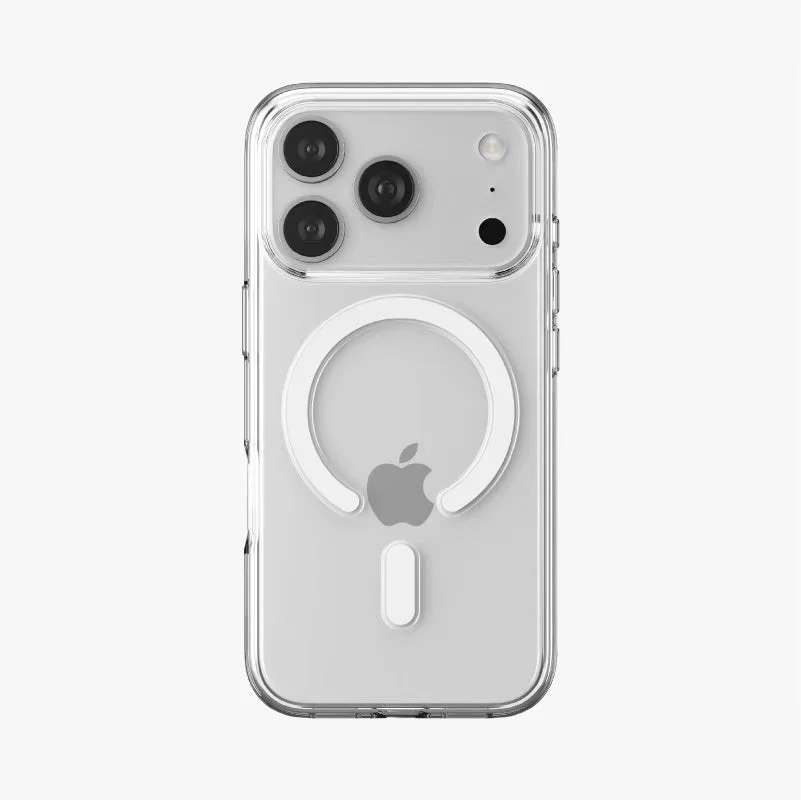 iPhone背面に取り付けられたクリアケース